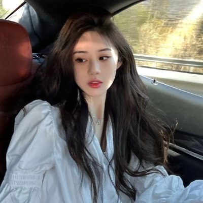 模仿女孩
